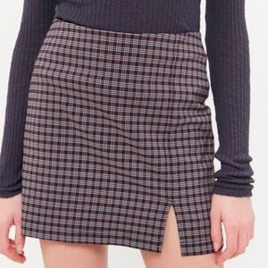 ✨ URBAN OUTFITTERS DARREN NOTCHED PLAID MINI SKIRT✨